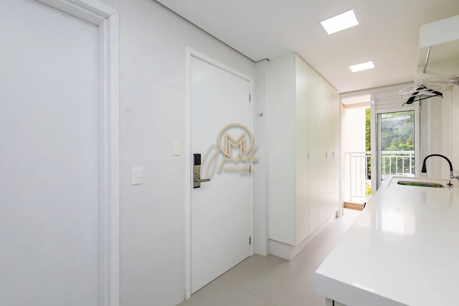Furnished 462 m² apartment with 4 en-suite rooms — photo 128