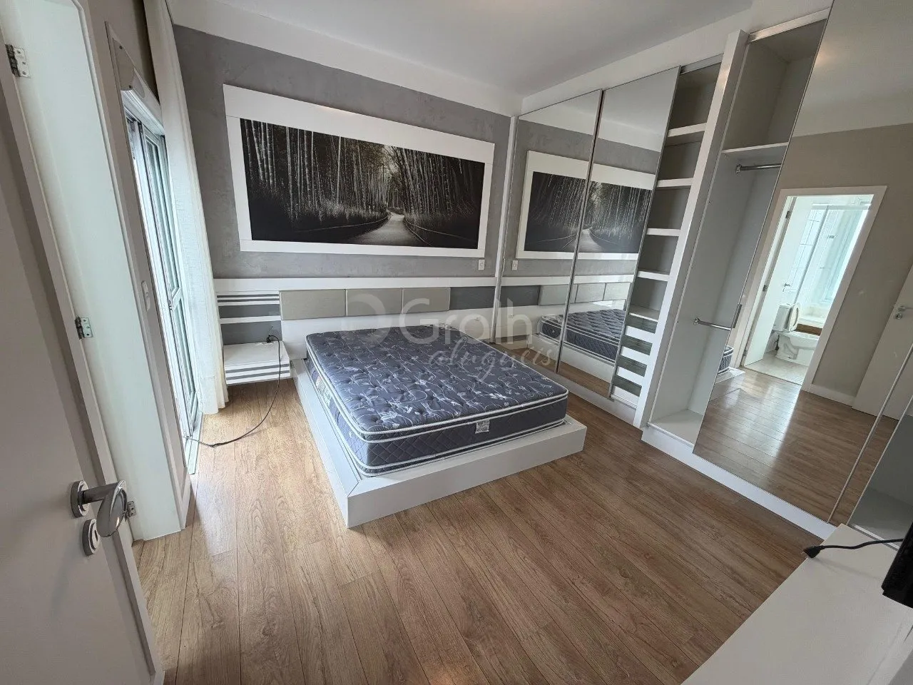 3-bedroom apartment with a bathtub in Florianópolis — photo 5