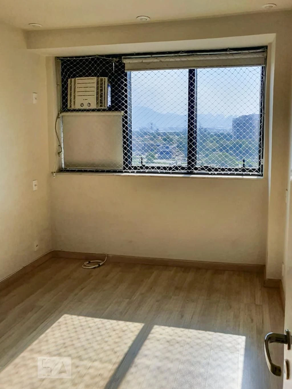 Furnished apartment, 80 m², with a mountain view — photo 13