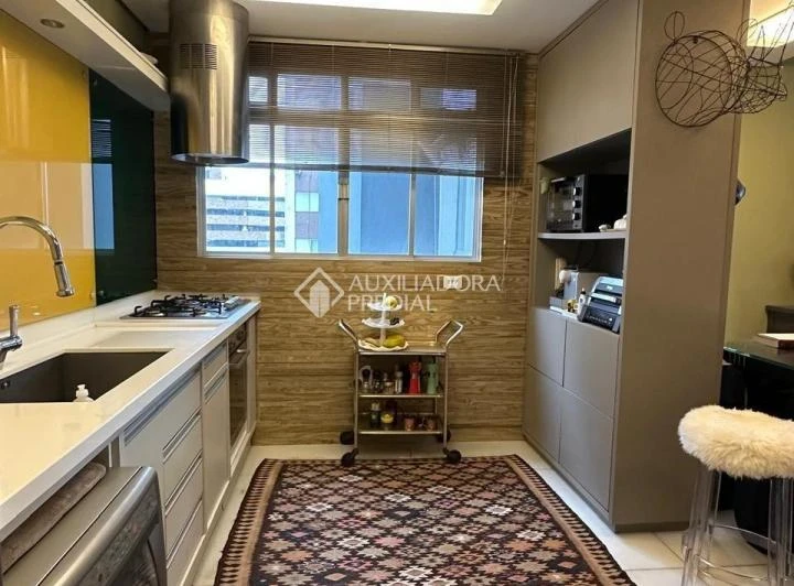 Apartamento amueblado de 5 dormitorios (2 en suite) 166 m² — photo 2