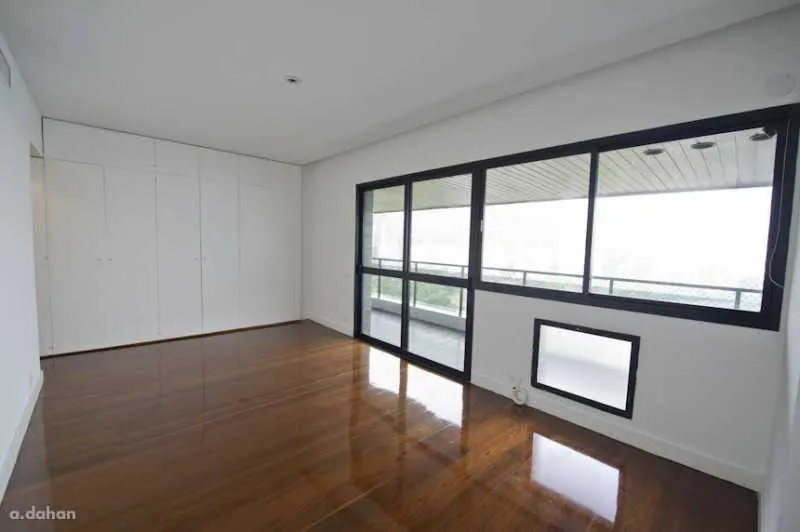 Residential apartment with 4 bedrooms and 5 bathrooms — photo 12