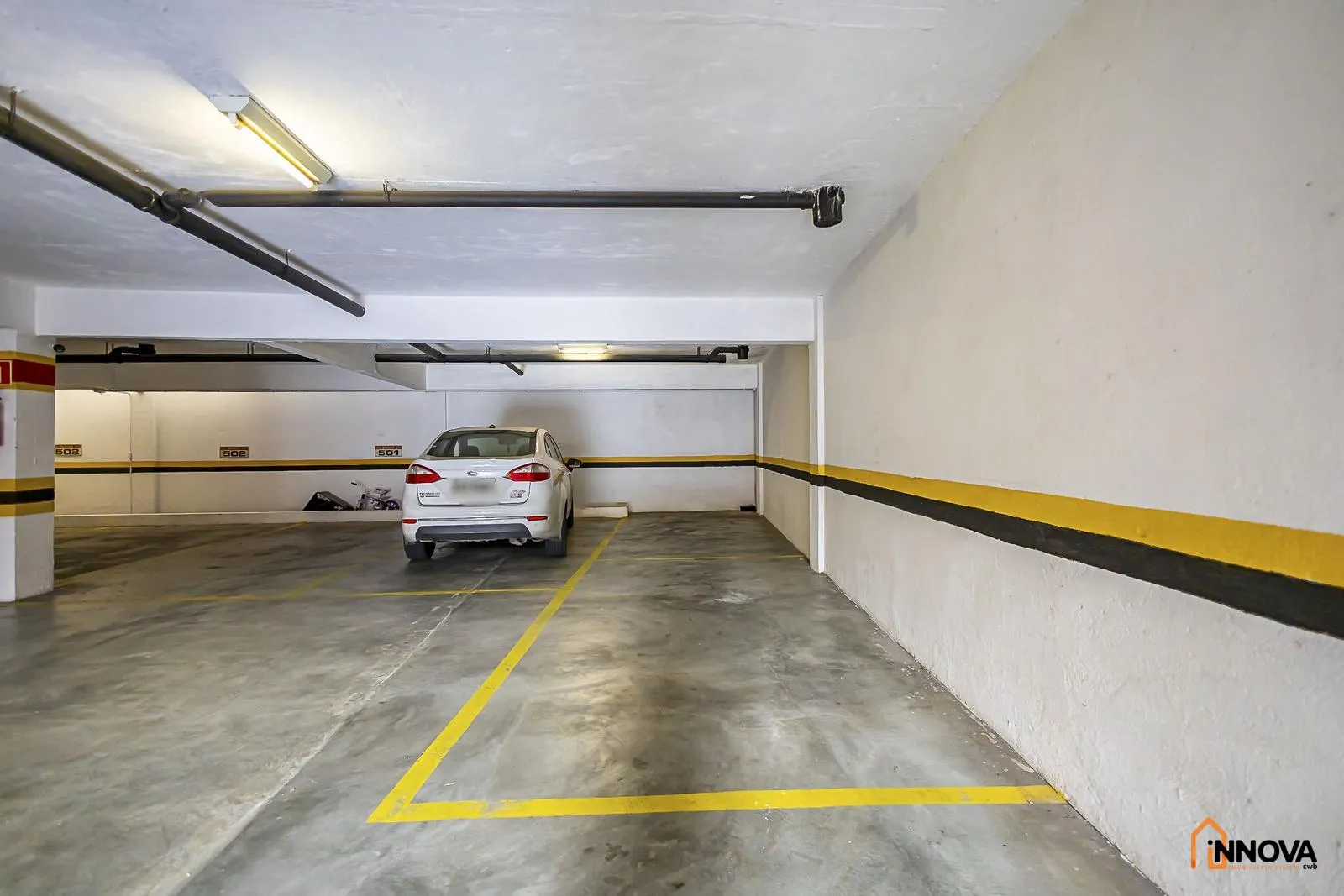 Незмебльована квартира з 3 кімнатами та 187 м² — photo 26