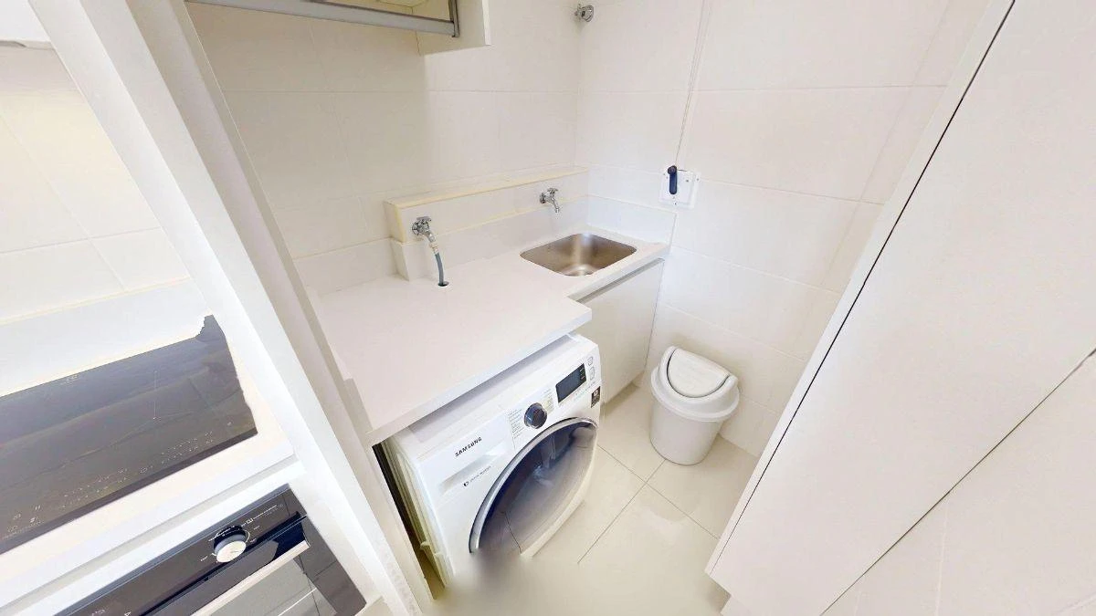 Furnished apartment, 95 m², with a glass-enclosed balcony — photo 30