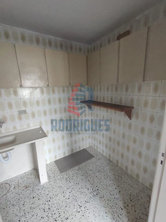 Wood or laminate floors in a 2-bedroom apartment, 41 m² — photo 8