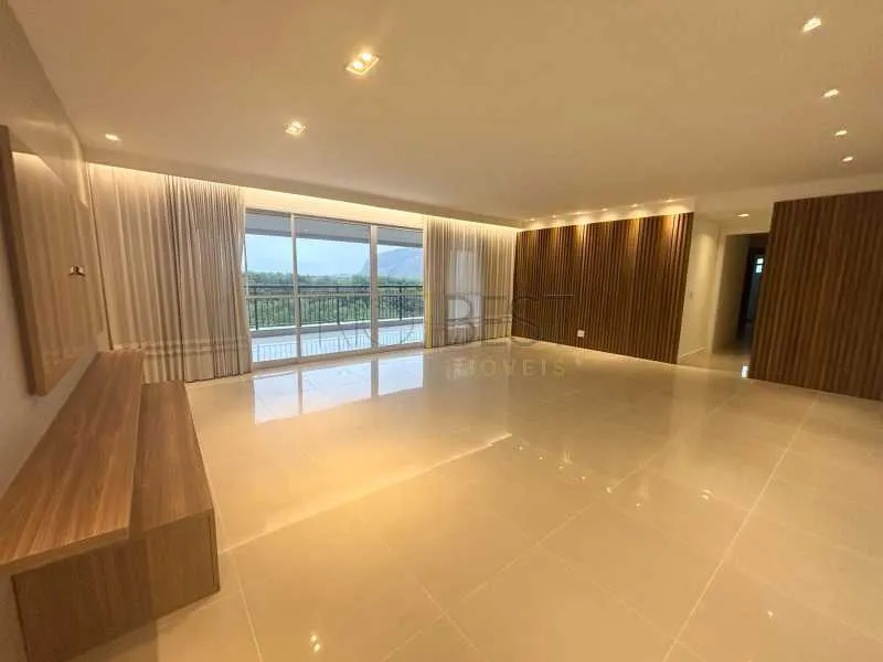Apartment with 4 bedrooms, 5 bathrooms and a balcony — photo 5
