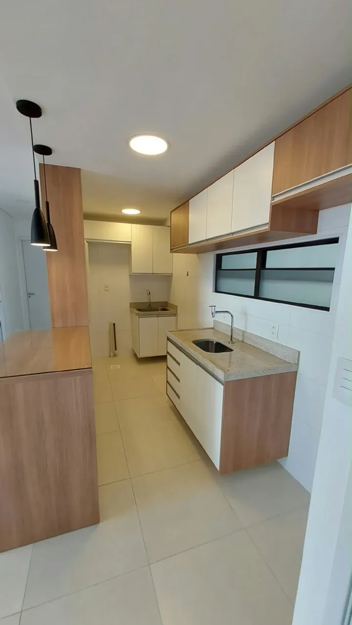 Квартира 62 м² с застеклённым балконом и видом на воду — photo 7