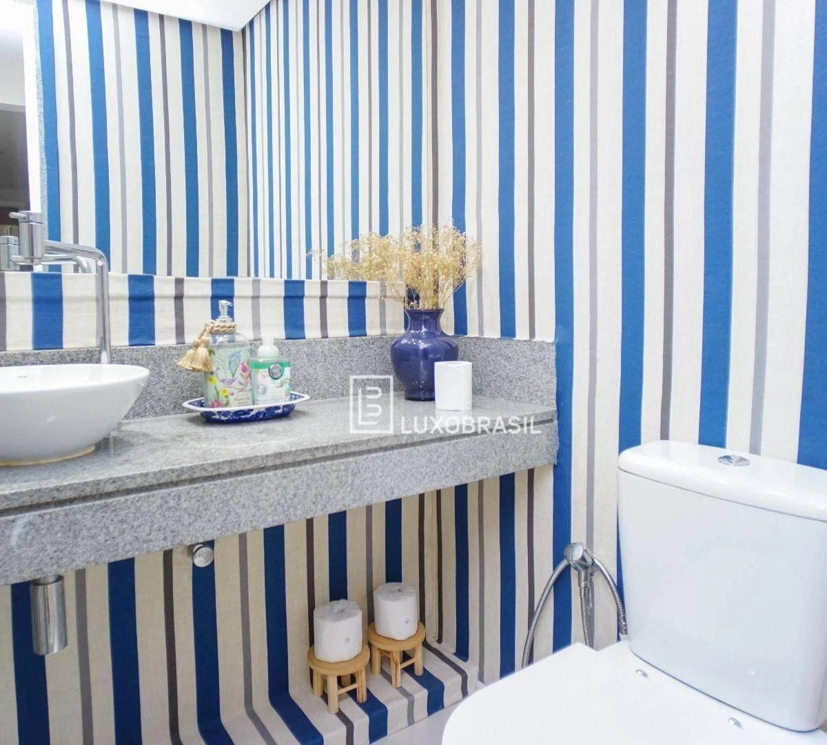 Apartamento mobiliado com varanda envidraçada e 4 quartos — photo 31