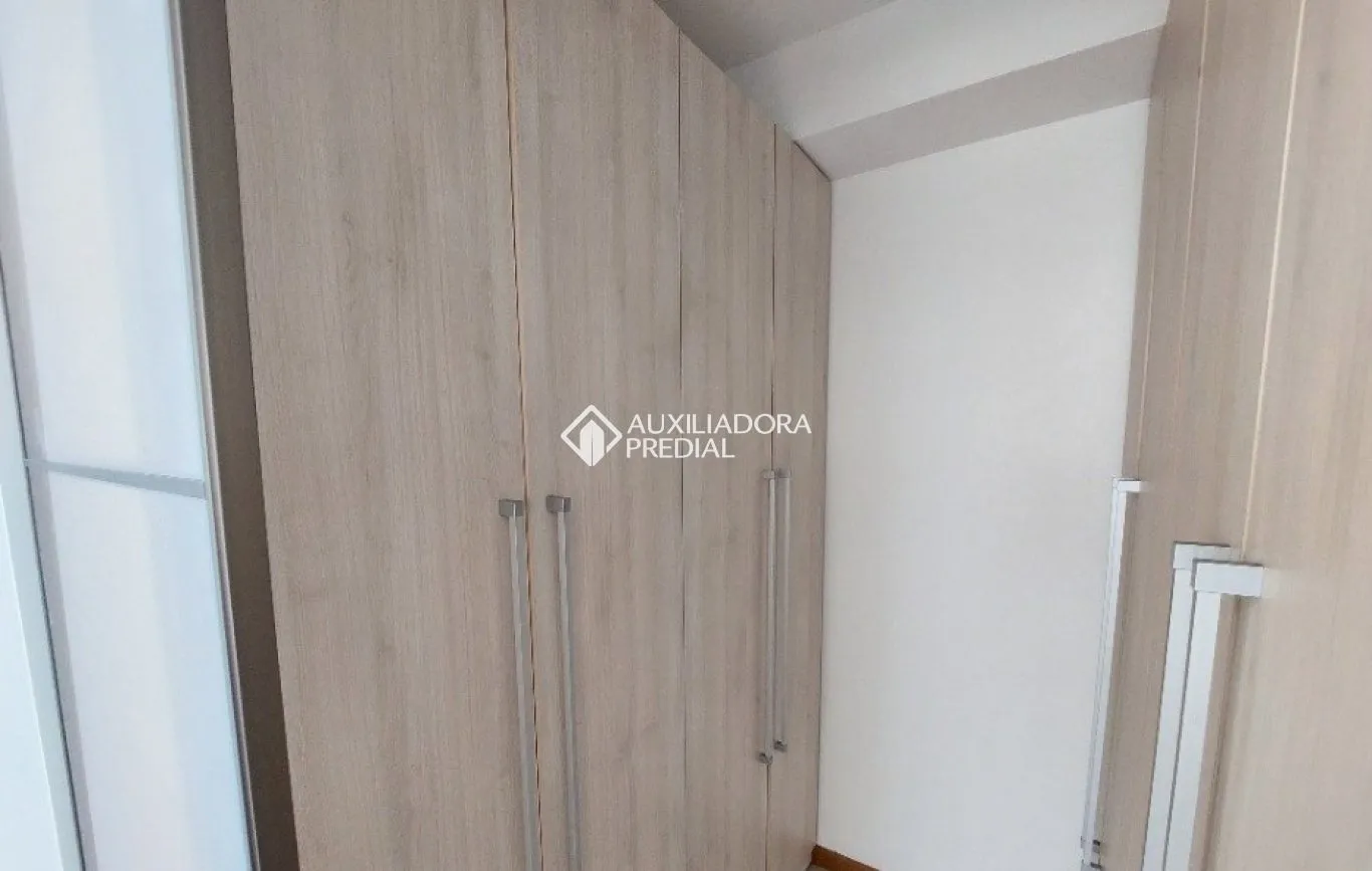 Apartment with open-plan kitchen and private garden — photo 32