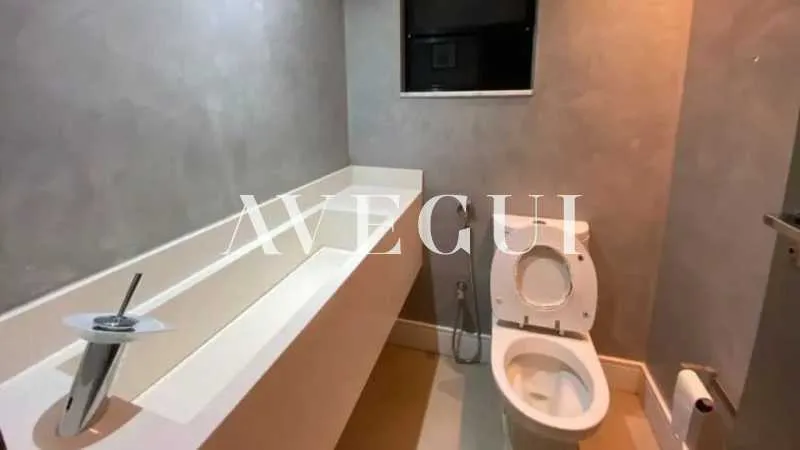 Unfurnished apartment with 4 bedrooms and 5 bathrooms — photo 21