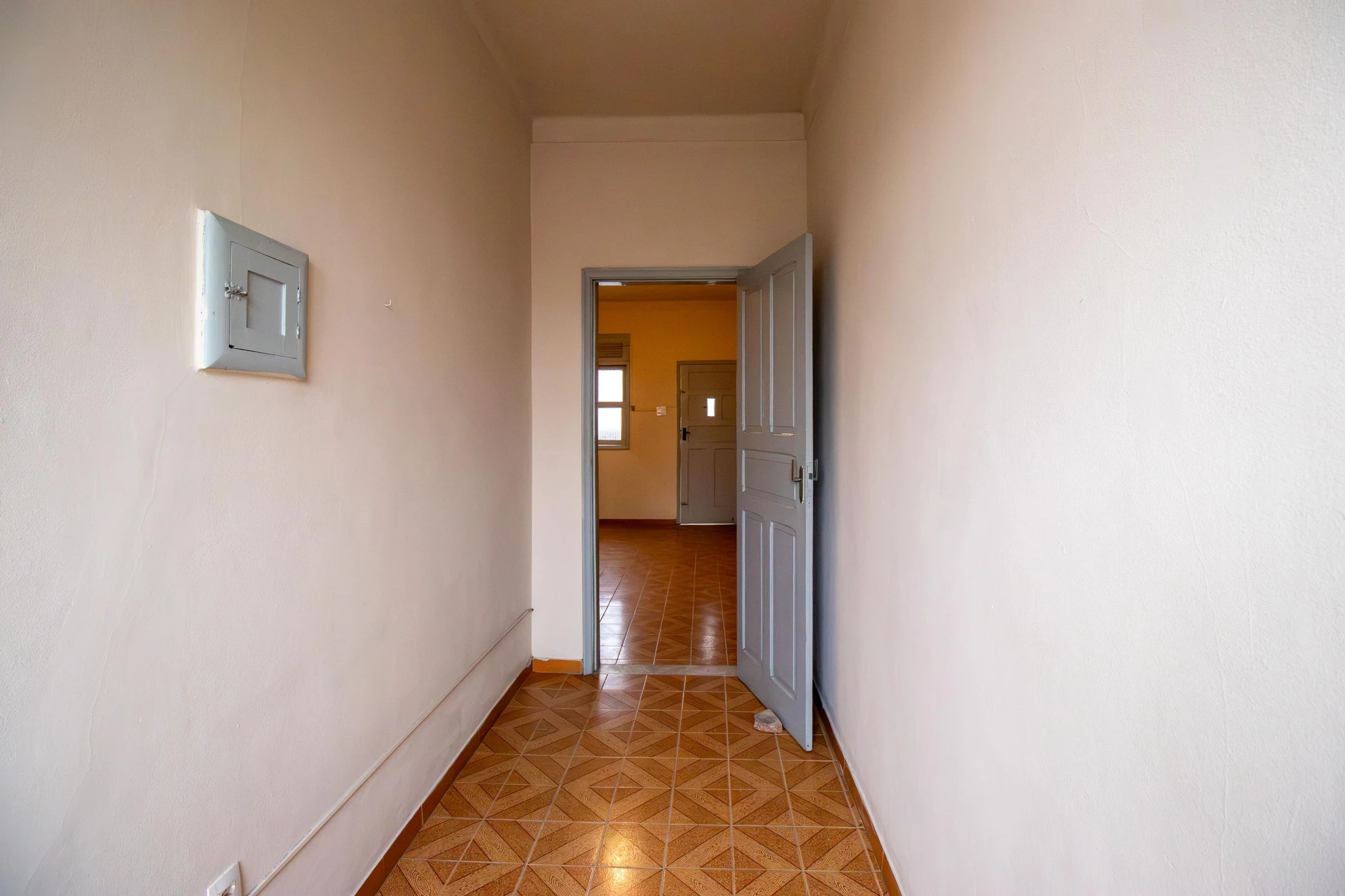 2-bedroom apartment with 1 bathroom and no parking — photo 20
