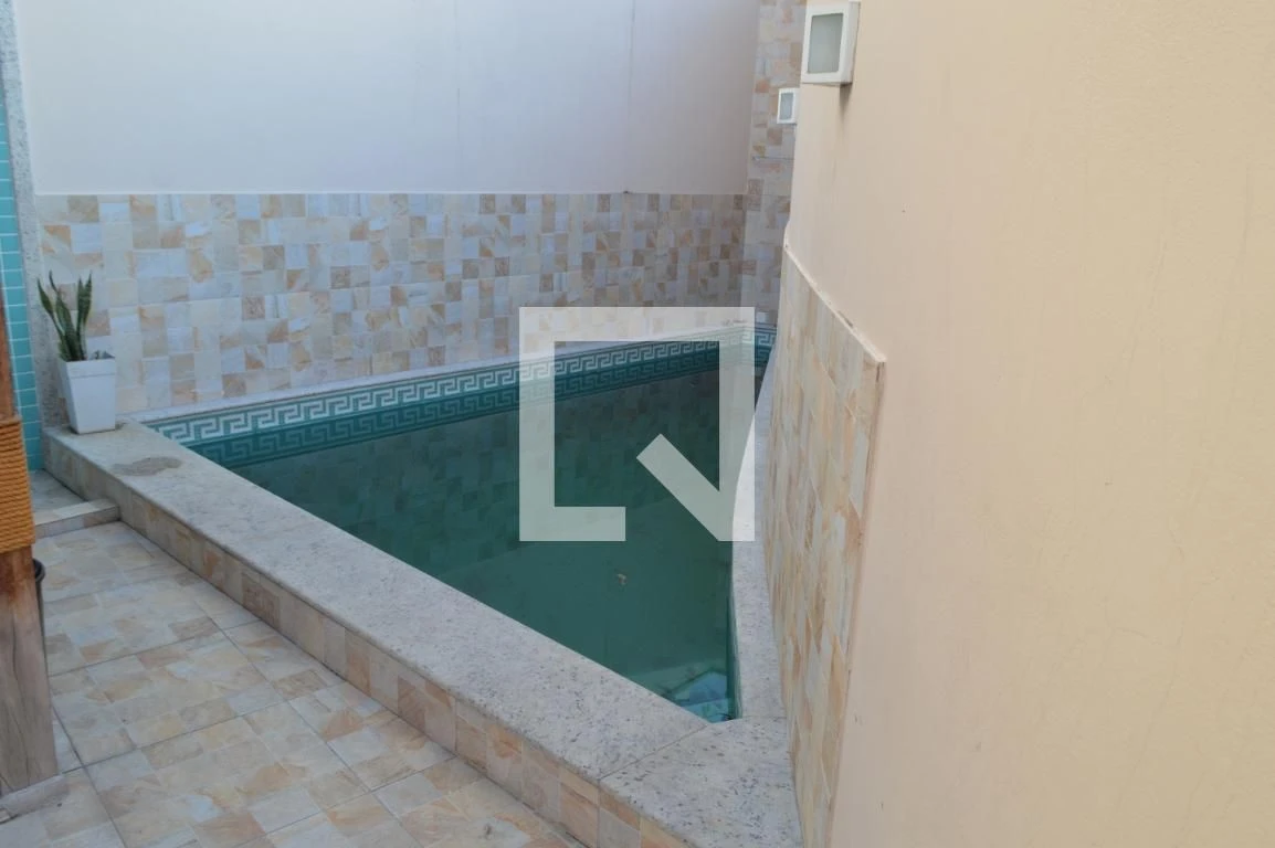 Casa de 5 quartos com 3 suítes e varanda fechada — photo 60