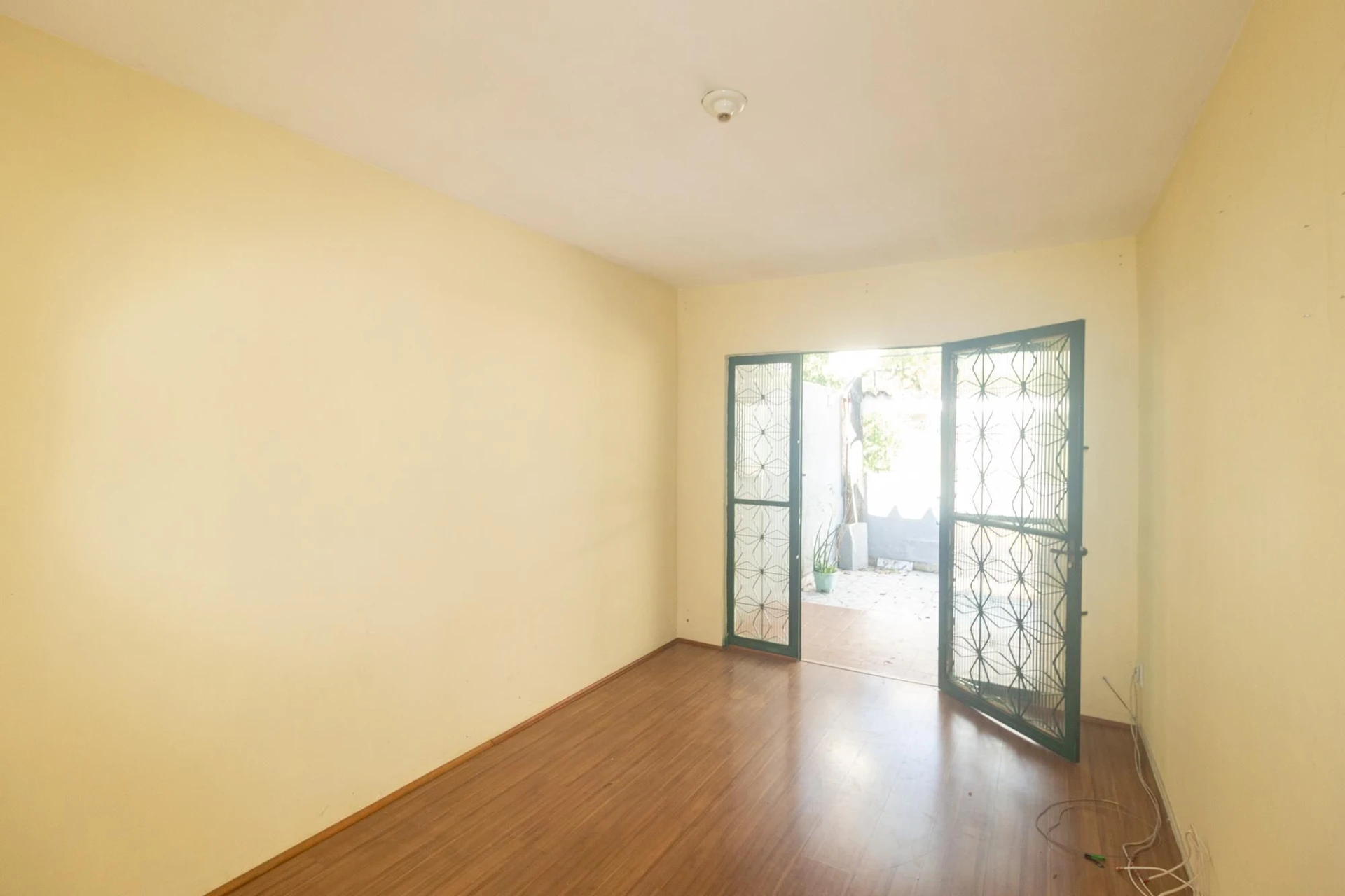 2-bedroom house with a garden — photo 3