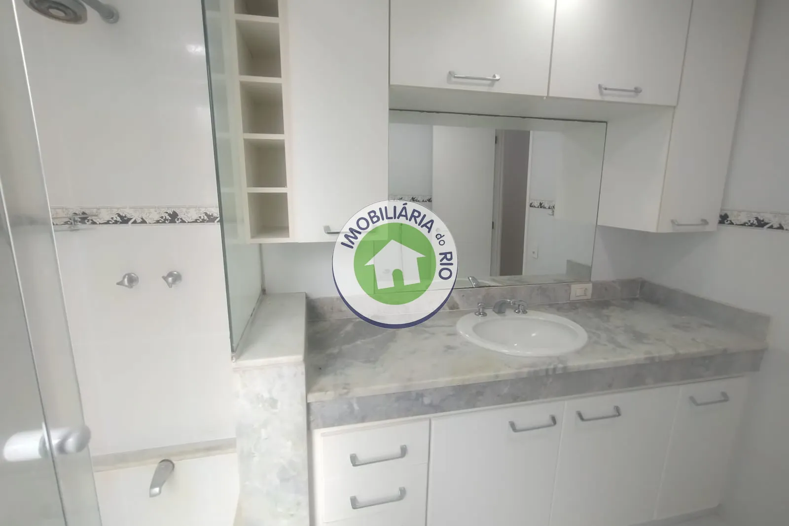 Furnished apartment, 115 m², with a bathtub — photo 20