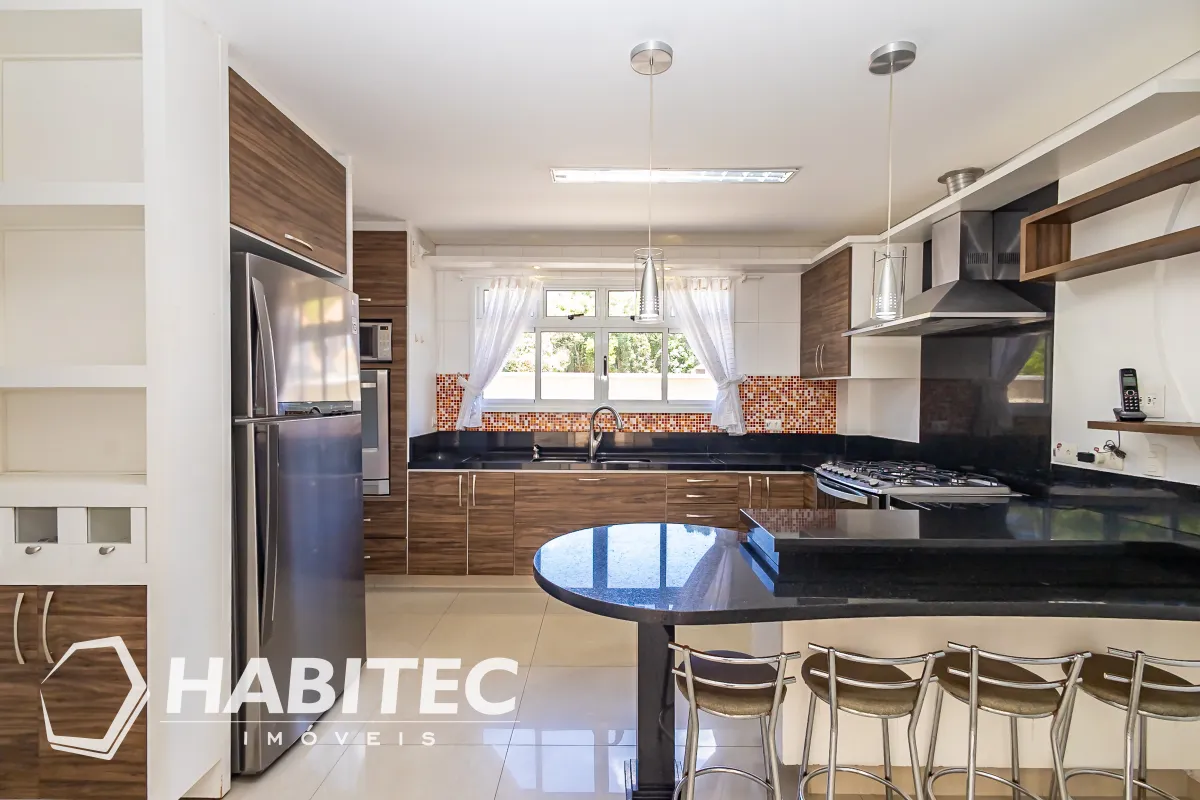Residential house with 4 bedrooms and an integrated kitchen — photo 16
