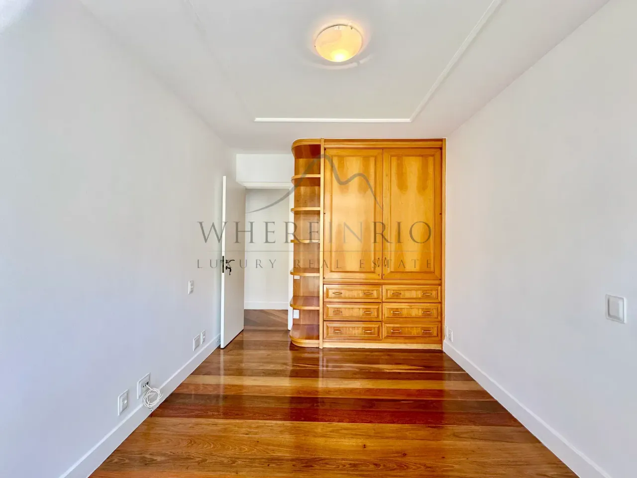 Apartment with air conditioning and 4 bedrooms — photo 16