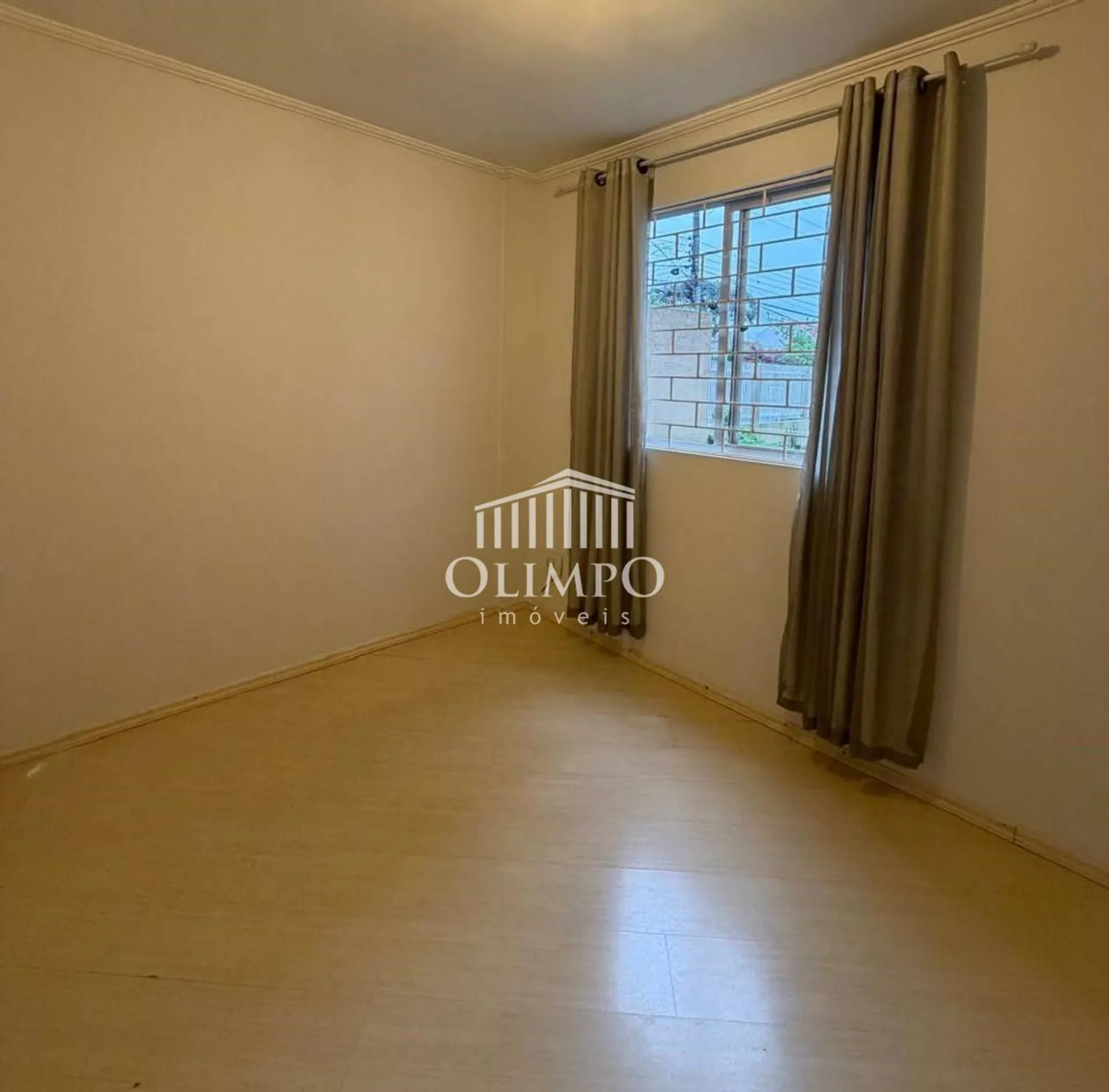 2-bedroom apartment in a building with a pool — photo 6
