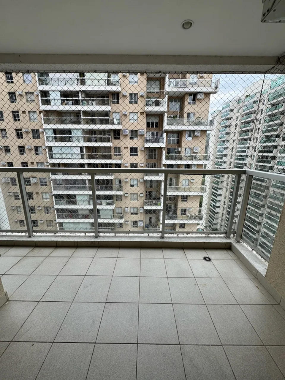 3-bedroom apartment in a building with a gym — photo 8