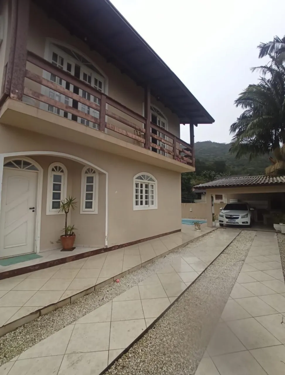 2-bedroom house with a bathtub in Florianópolis — photo 11