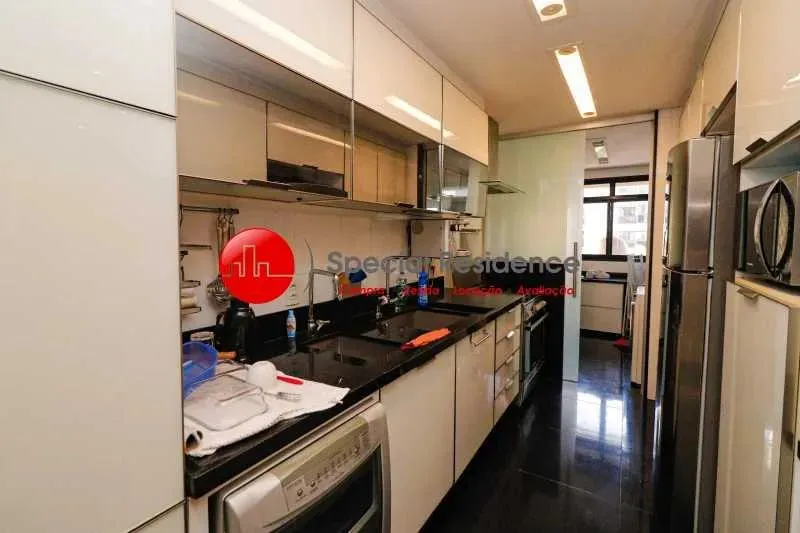 Furnished apartment with 4 bedrooms and 5 bathrooms — photo 2