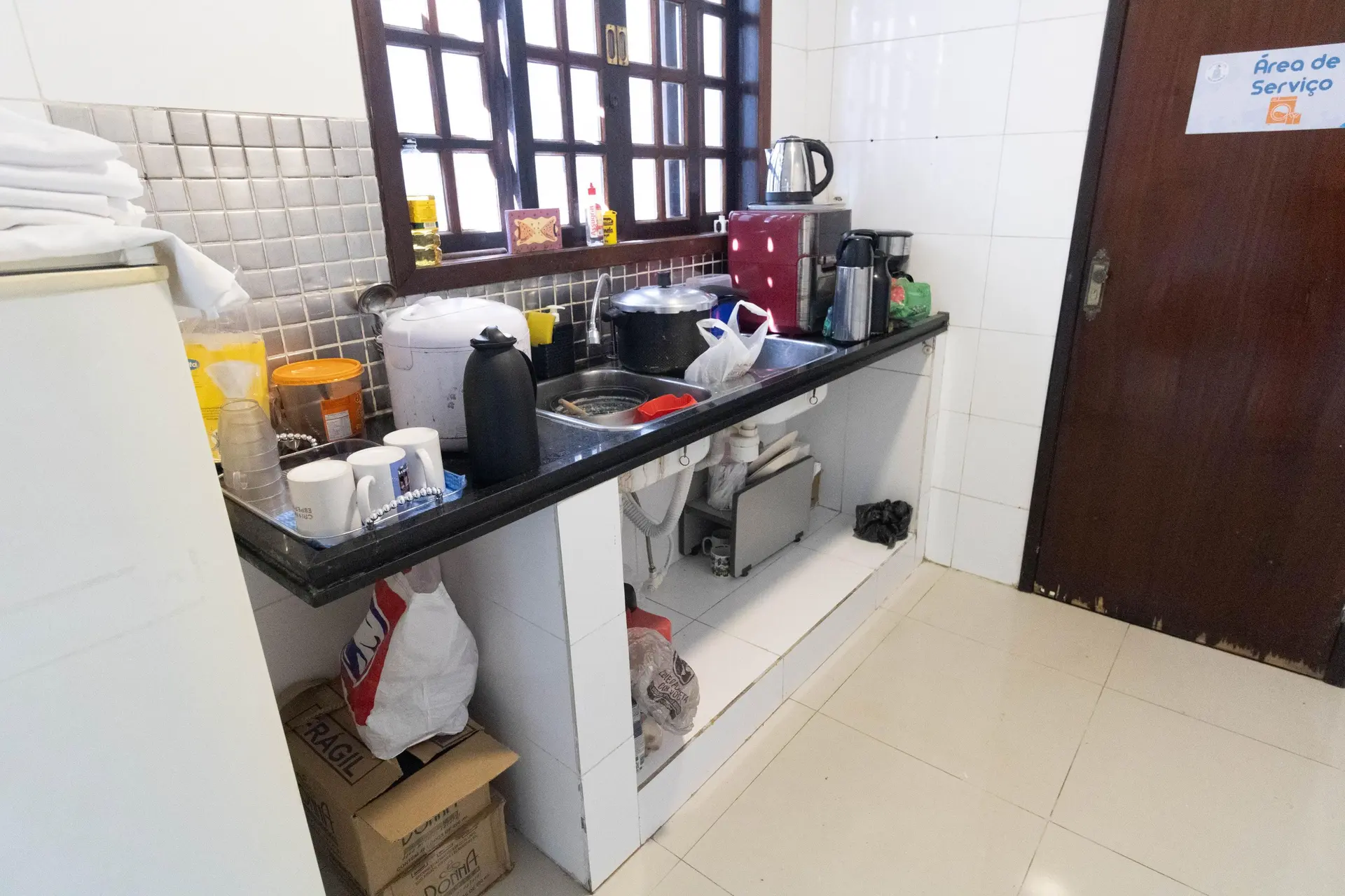 House with 3 bedrooms and a separate kitchen with gas stove — photo 18