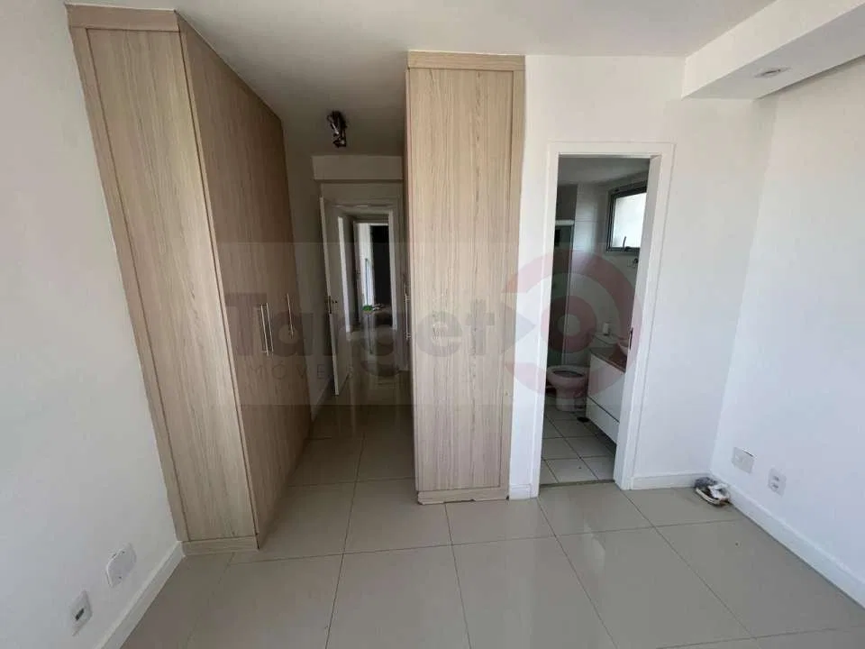 Apartamento de 3 quartos com janelas do piso ao teto — photo 19