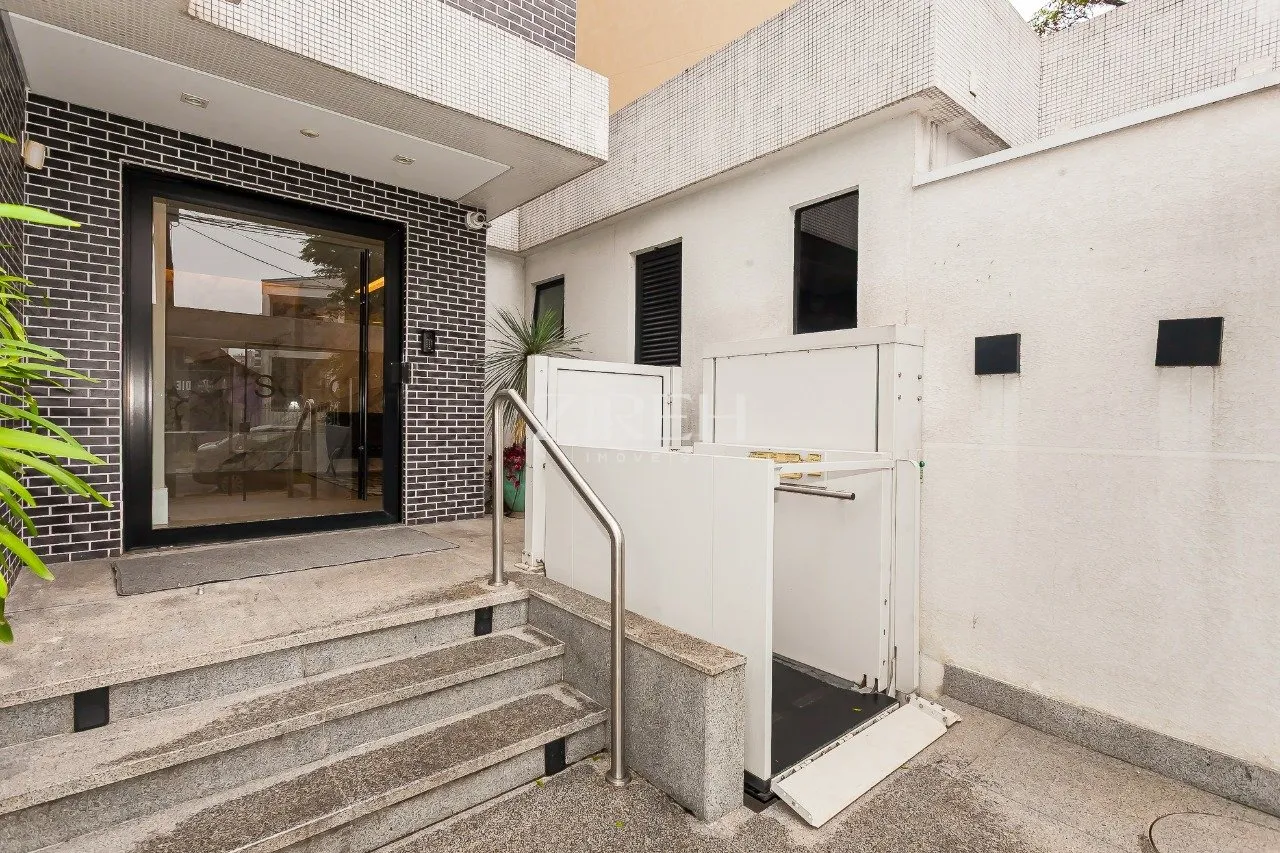 One-bedroom apartment with a grill on the balcony — photo 22