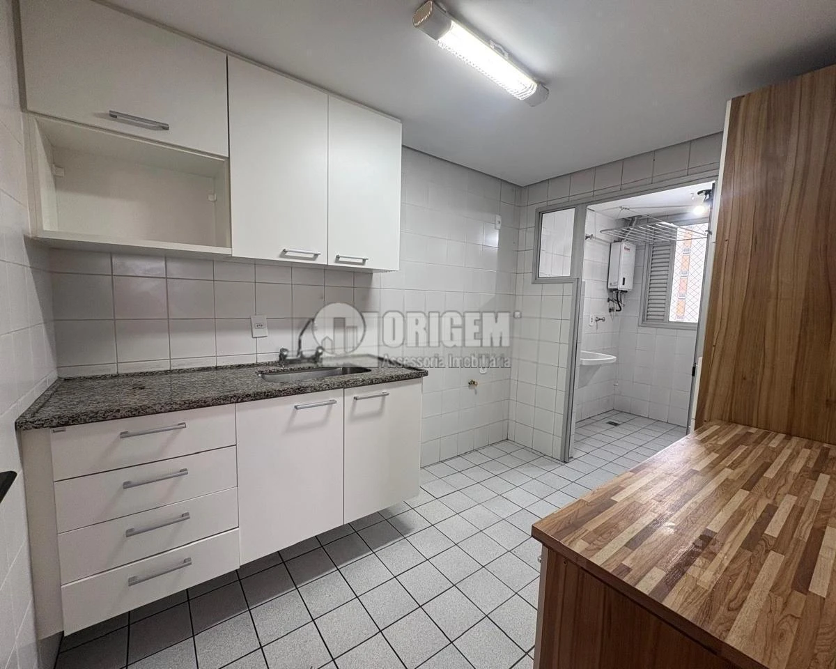 97 m² apartment with balcony and 3 bedrooms — photo 2