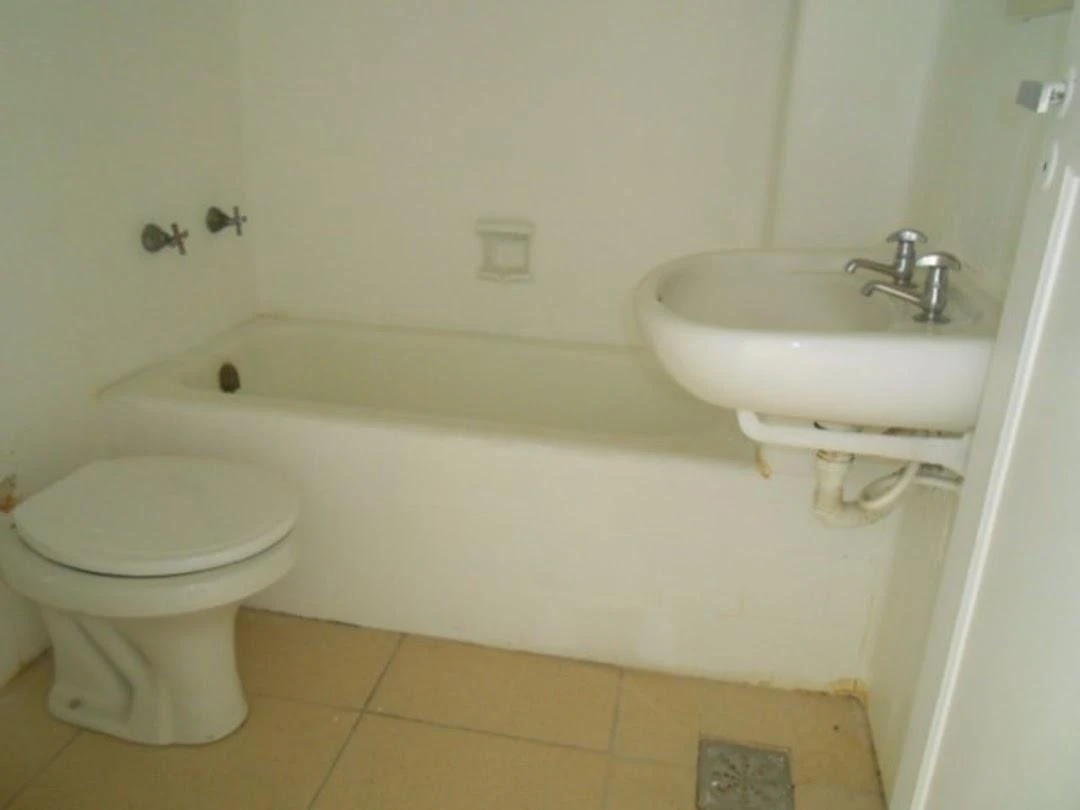 90 m² apartment with 2 bedrooms and city views — photo 21