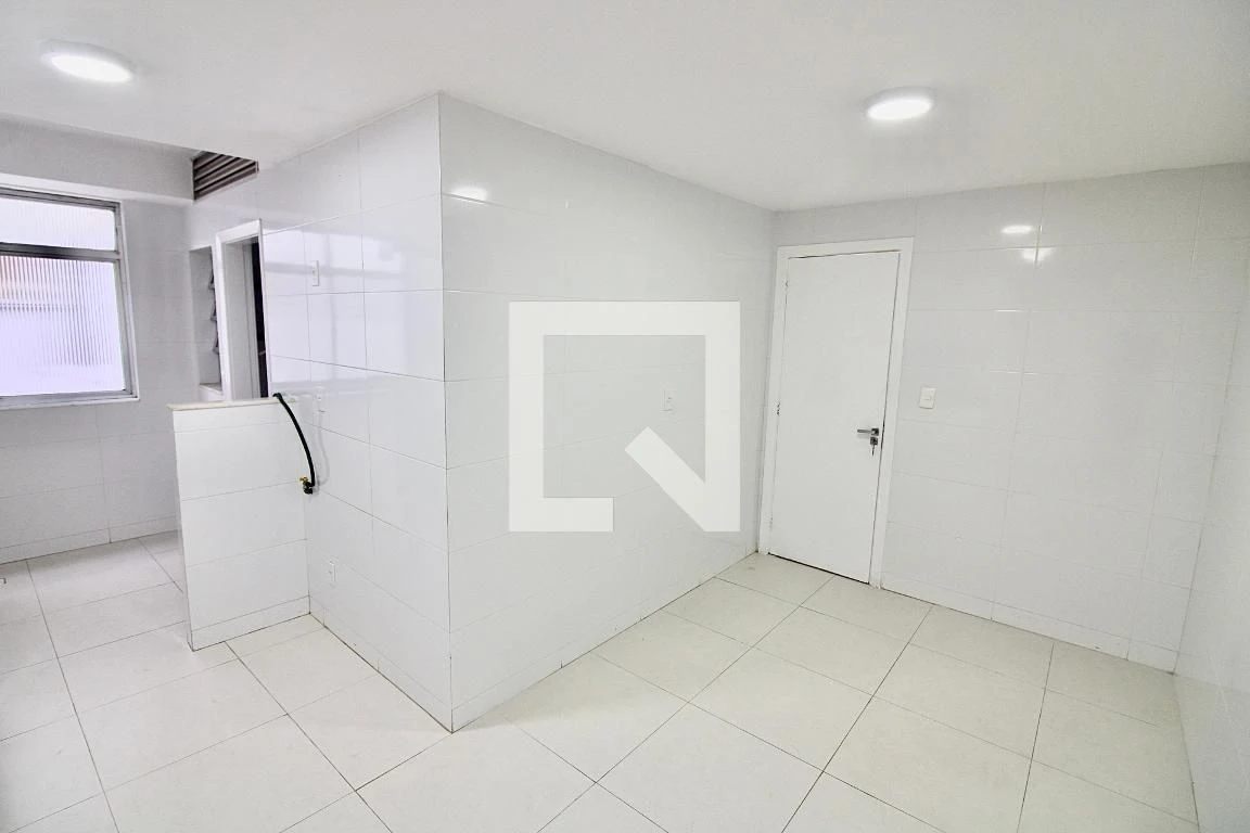 3-bedroom apartment, 1 with its own bathroom, 200 m² — photo 4