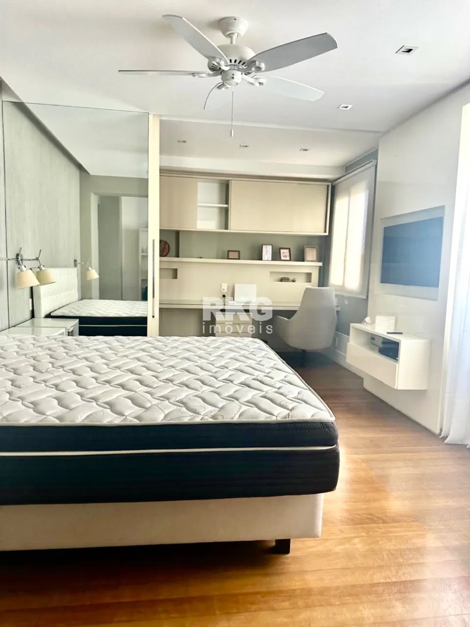 Apartamento mobiliado com 4 quartos e 4 banheiros — photo 9