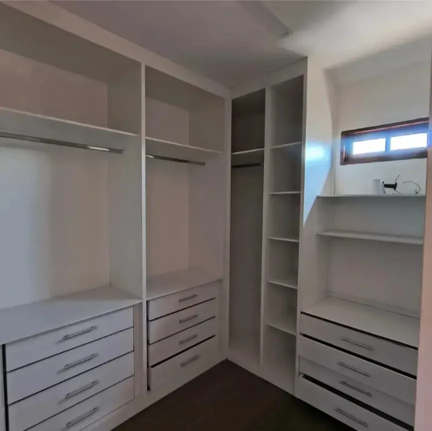 House, 350 m², with a walk-in closet — photo 20