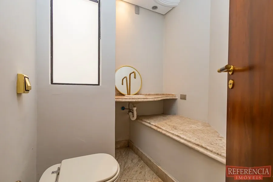 Condo house with 3 bedrooms and a closed kitchen — photo 4