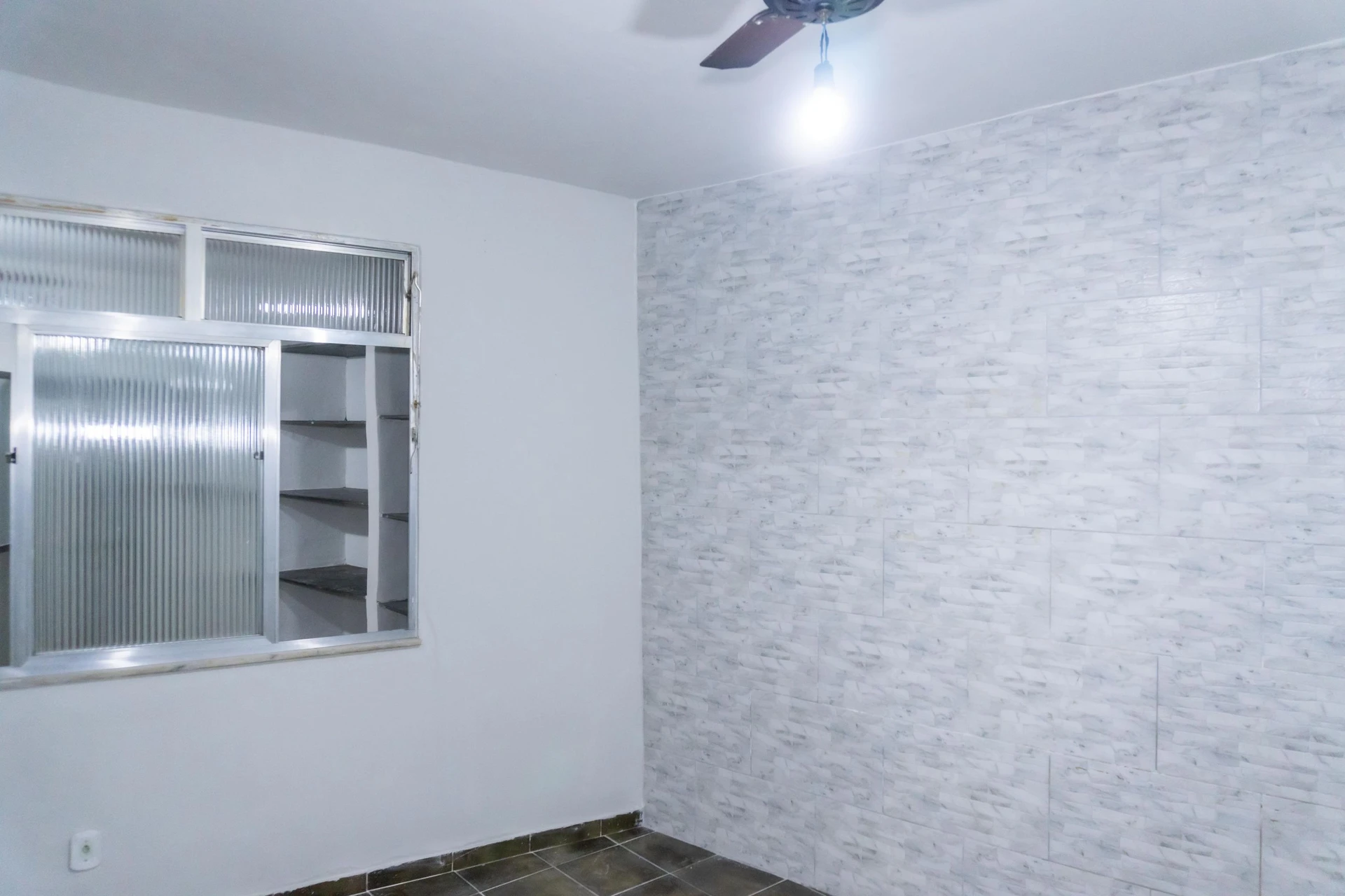 House with 1 bedroom and a separate kitchen — photo 13