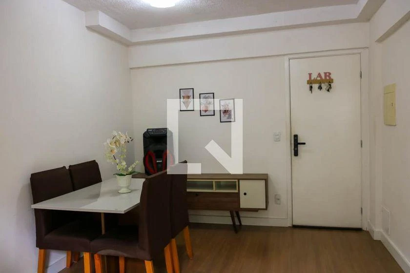 Apartamento mobiliado de 2 quartos em condomínio com piscina — photo 10