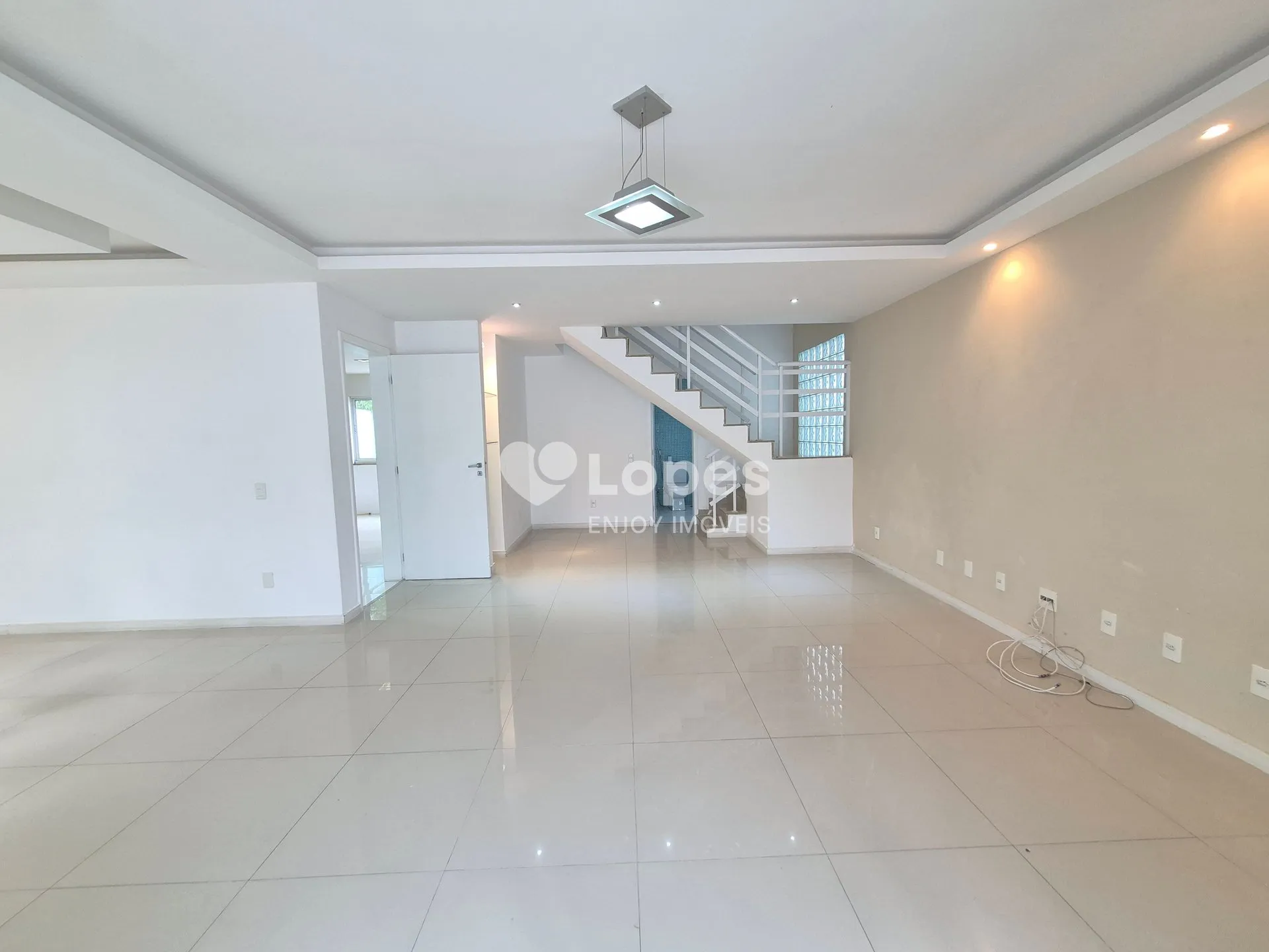 Будинок 247 м² з балконом із грилем та власним барбекю — photo 8