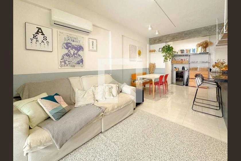 Balcony with a grill in a 2-bedroom apartment, 92 m² — photo 27