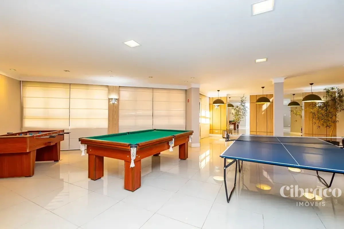 250 m² apartment with 3 bedrooms and a balcony — photo 41