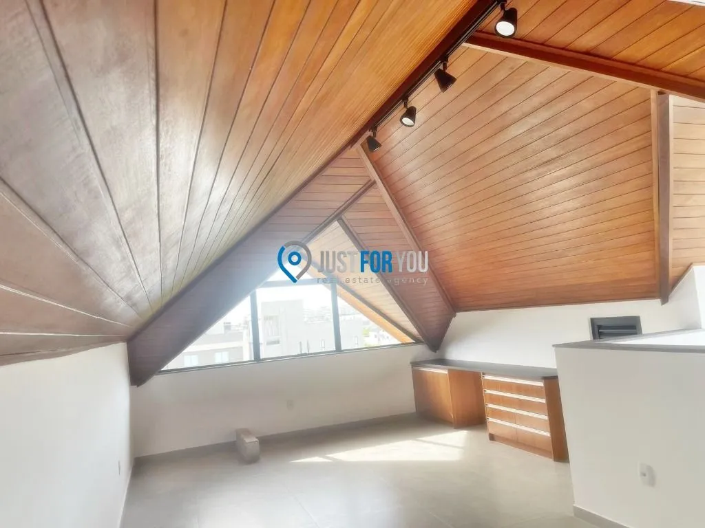 Furnished house with 4 en-suites and 330 m² plus 2 parking — photo 42