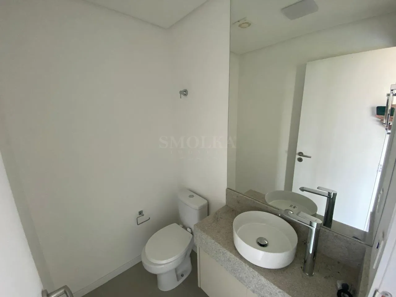 3-bedroom apartment with a grill on the balcony — photo 24