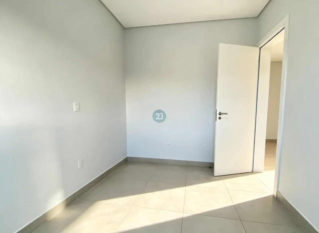 3-bedroom apartment with 1 en-suite and 2 parking spaces — photo 20