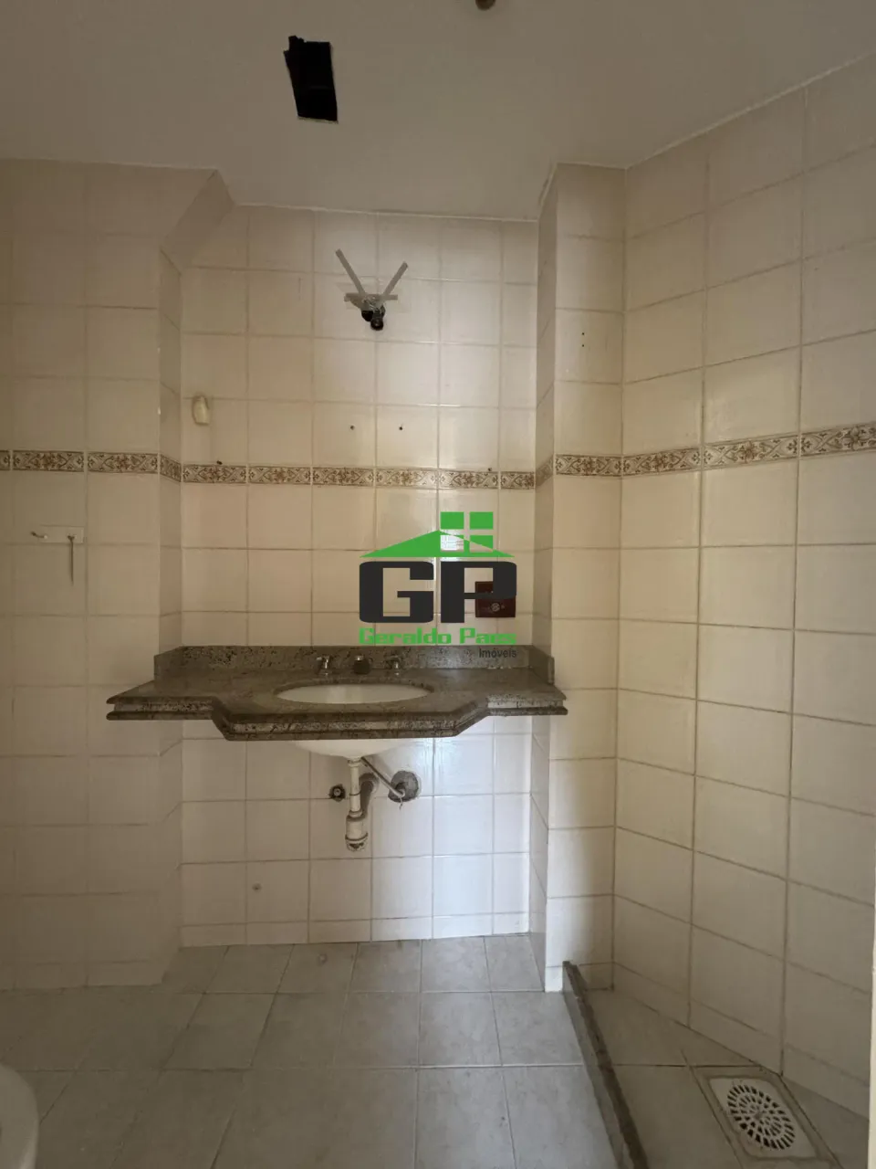 Apartment with 2 bedrooms, balcony and 1 parking spot — photo 5