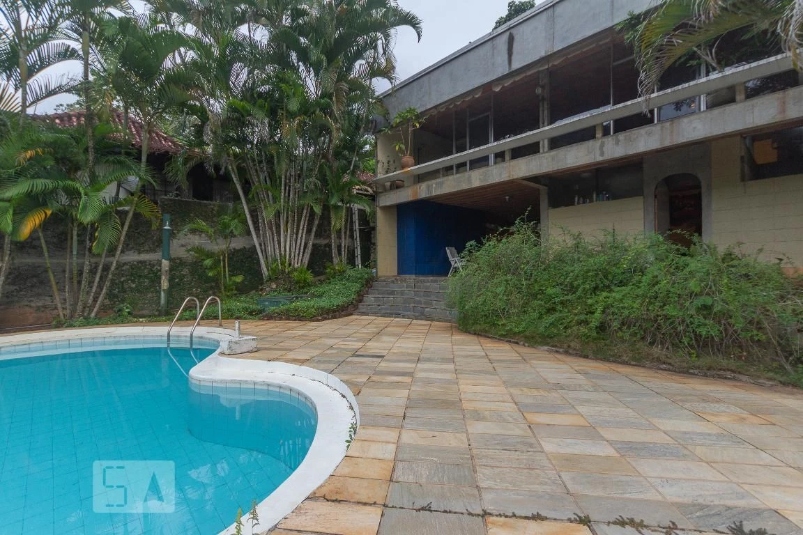 Condo house with 4 bedrooms and 400 m² — photo 68