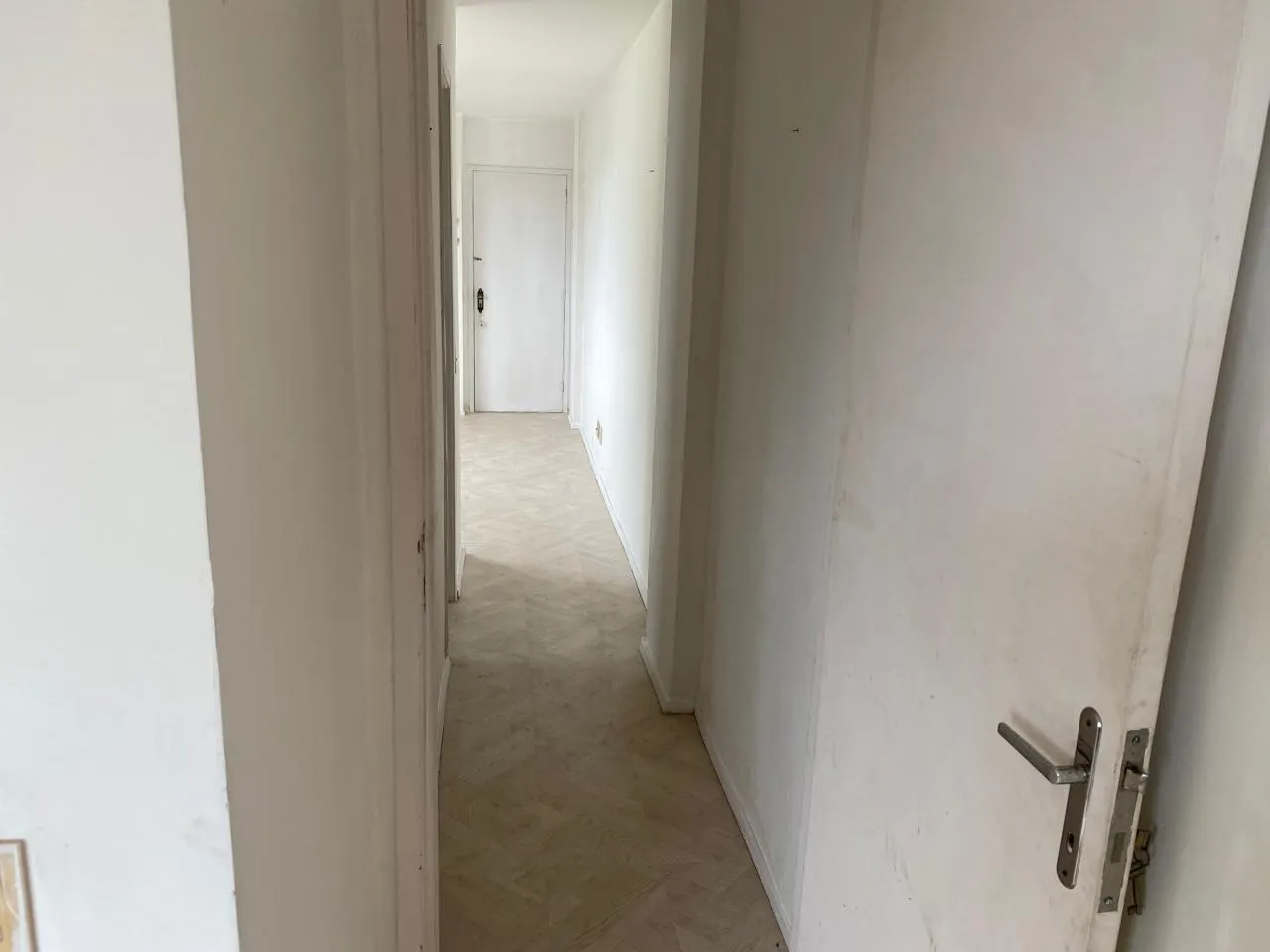 Unfurnished apartment with 2 bedrooms and 1 parking spot — photo 9