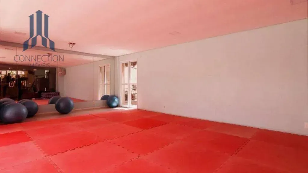 Apartment on the 3rd floor with a glass-enclosed balcony — photo 38