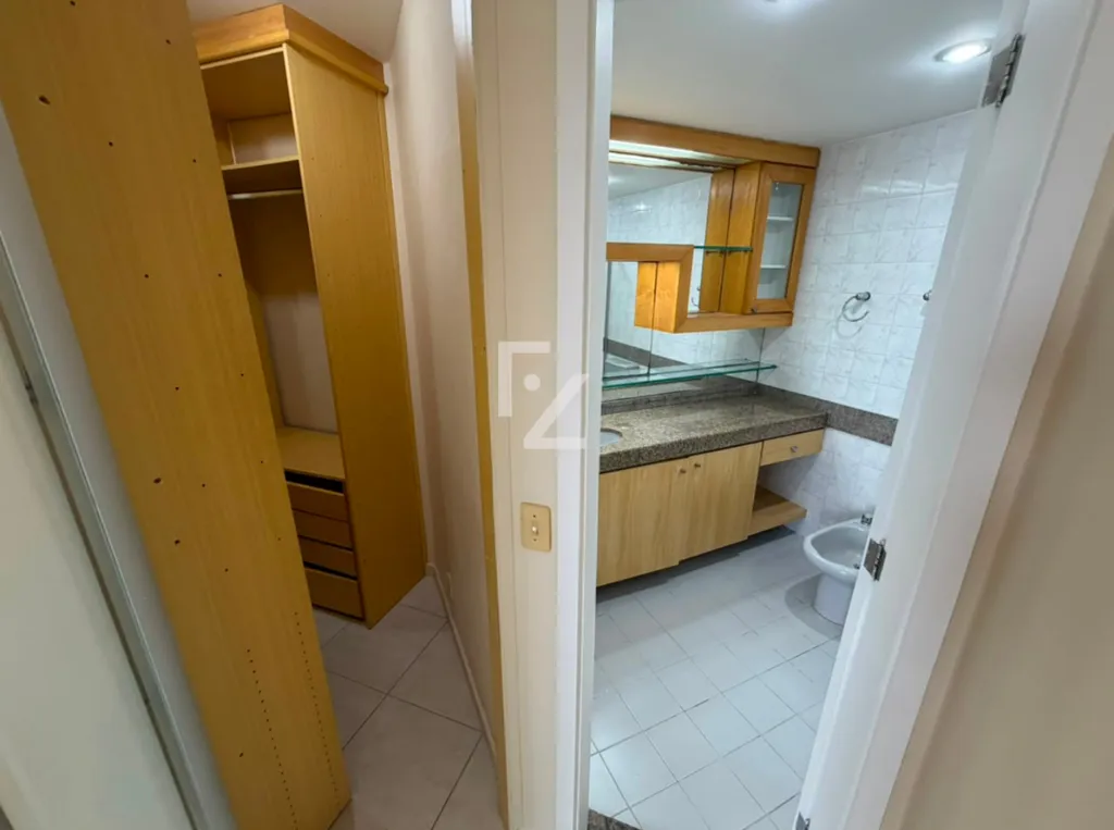 Duplex apartment on the 20th floor with city and water views — photo 66
