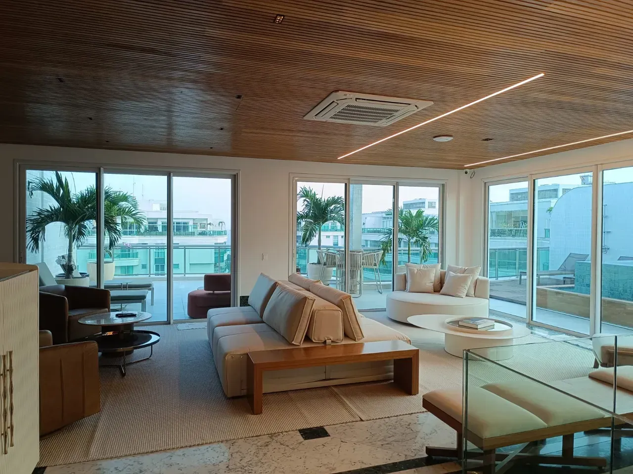 575 m² duplex with 4 bedrooms and 5 bathrooms — photo 4