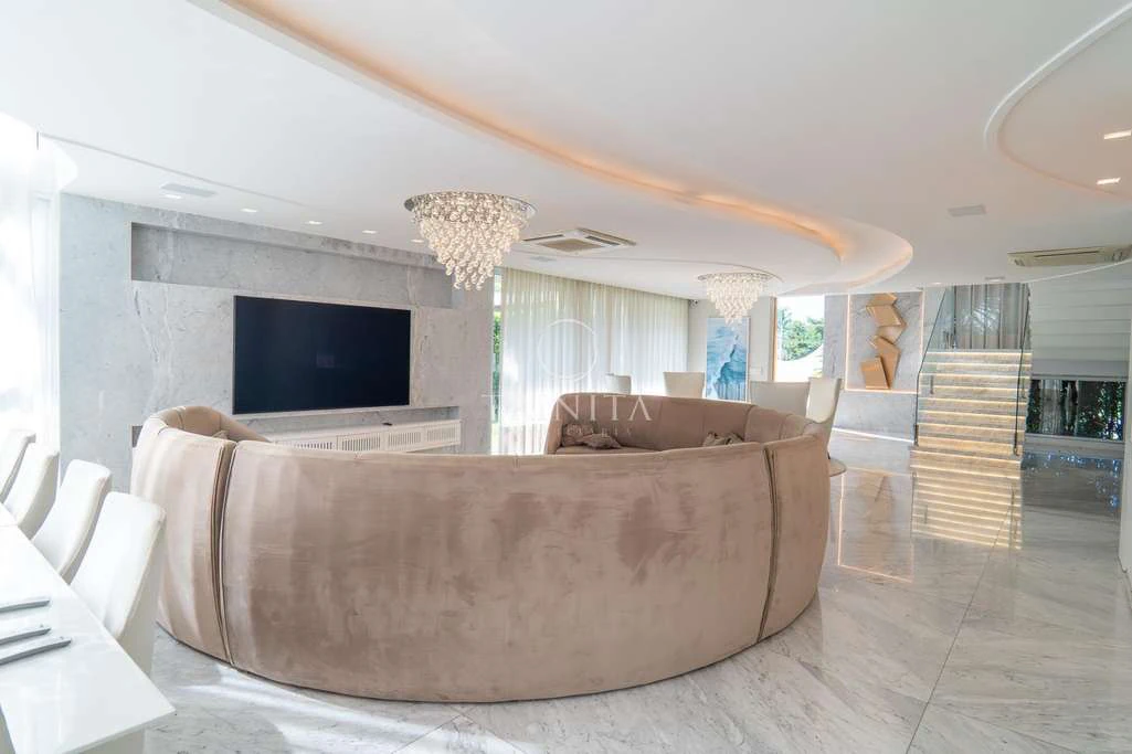 Furnished house with 5 en-suite bedrooms and 10 baths — photo 16