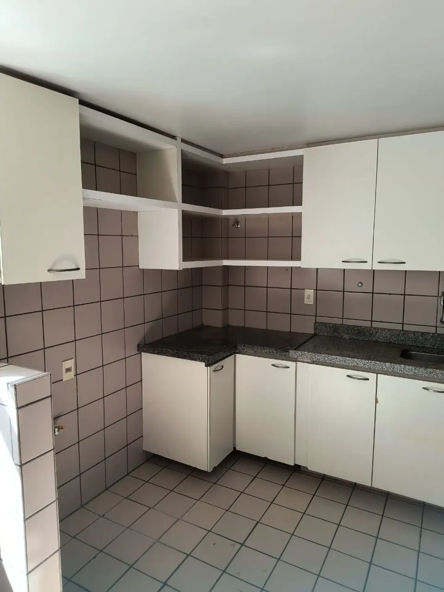 Apartment with 4 bedrooms and a private garden — photo 12