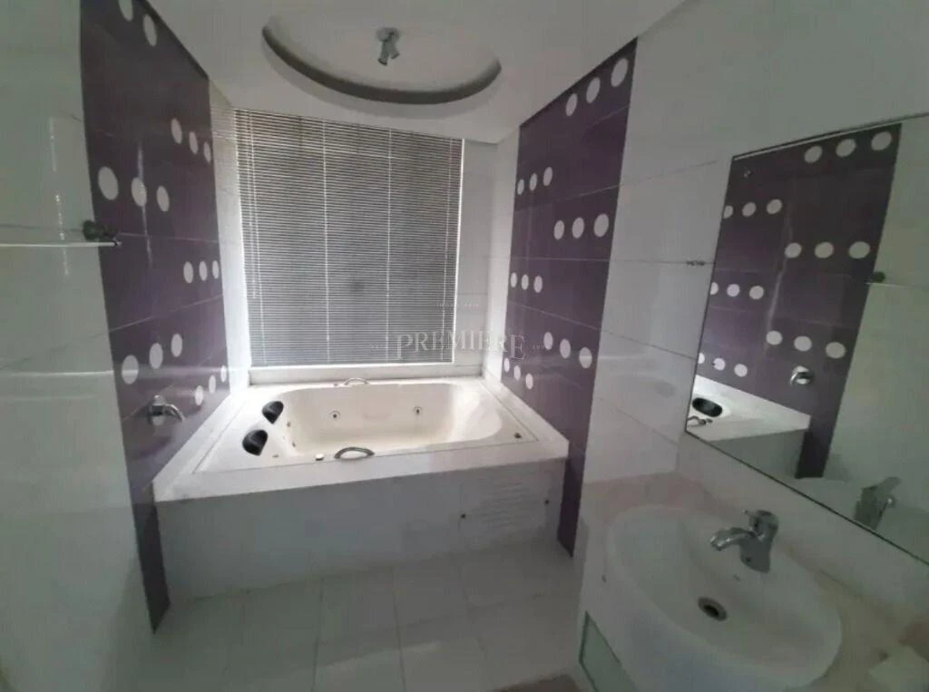 Будинок у кондомініумі з 4 спальнями та приватним садом — photo 12