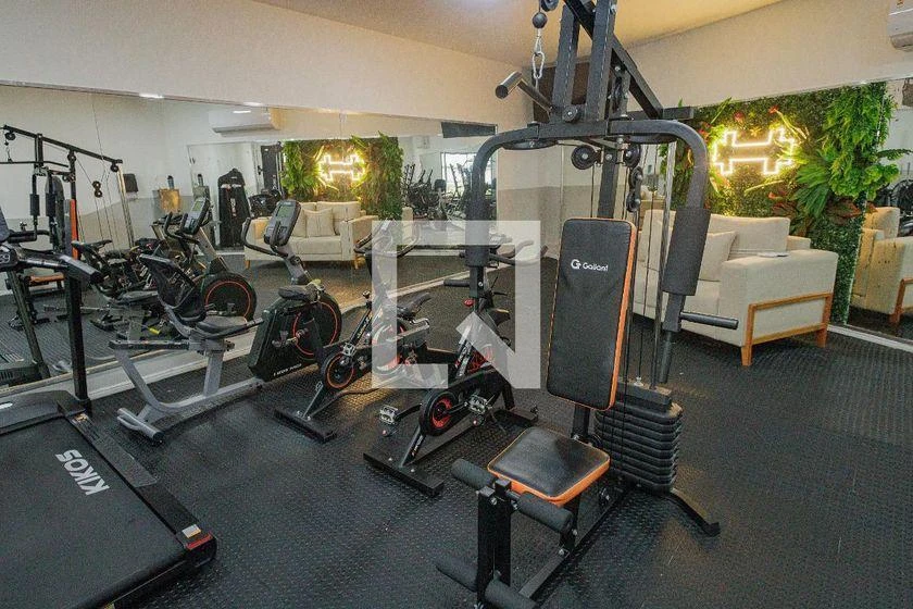 2-bedroom apartment in a building with a gym — photo 33